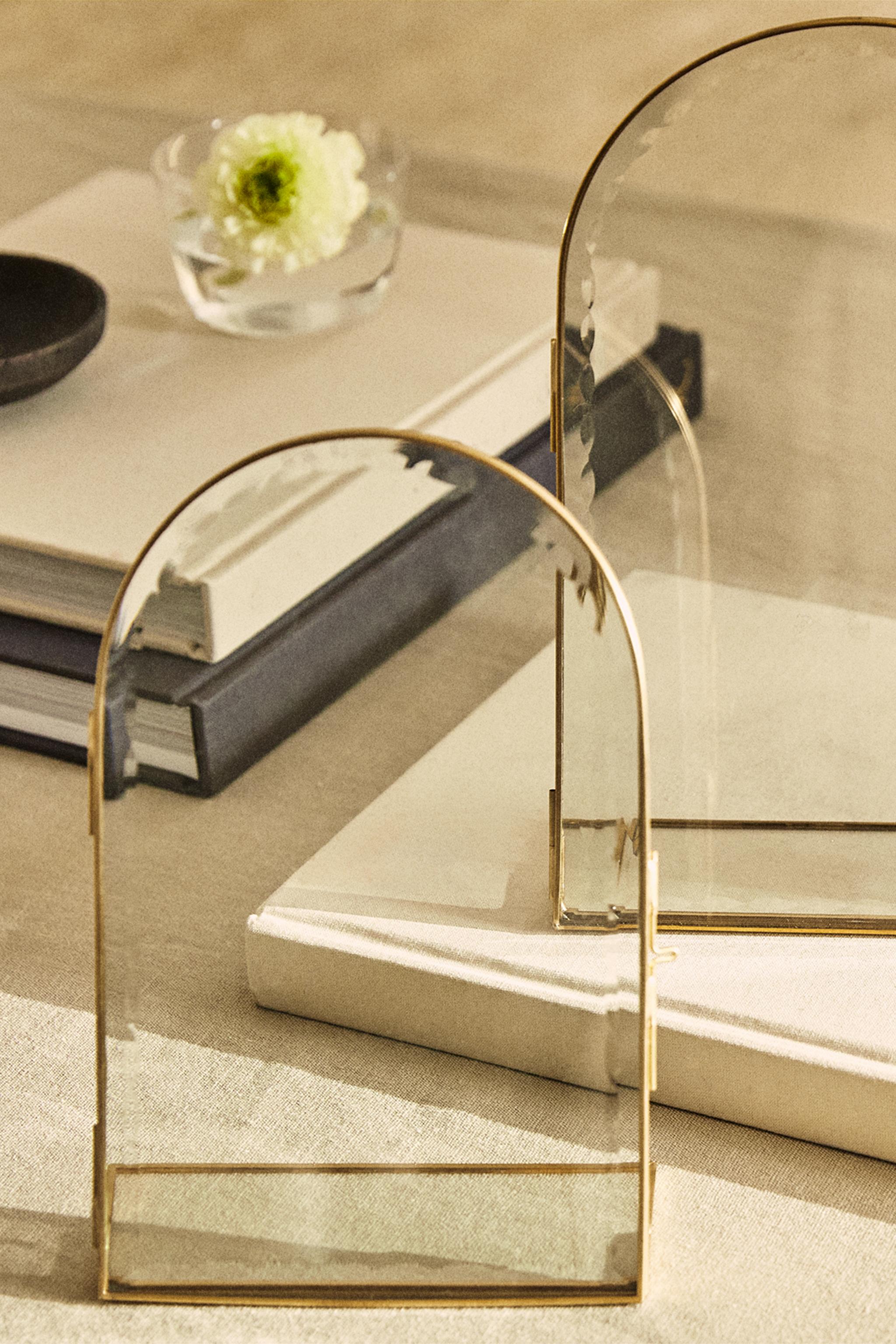 GOLDEN ARCH PICTURE FRAME